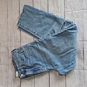 Madewell sz 27 slim boyfriend crop cut off jeans, distressed knees